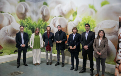 El presidente riojano pone en valor el sector del champiñón en su visita a The Real-Ayecue